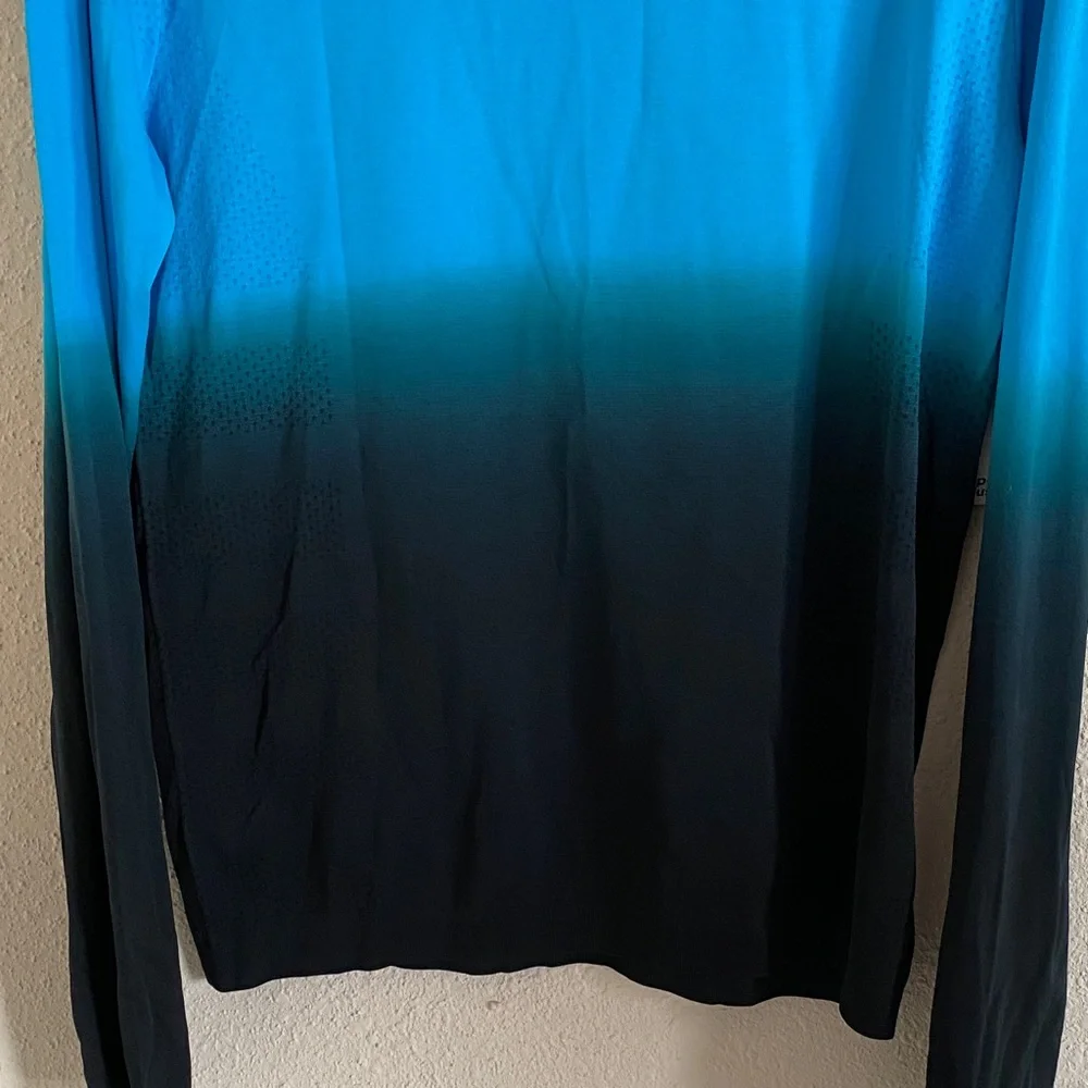 Sports Illustrated Swim Blue and Black Gradient Long Sleeve Tee - Picture 6 of 9
